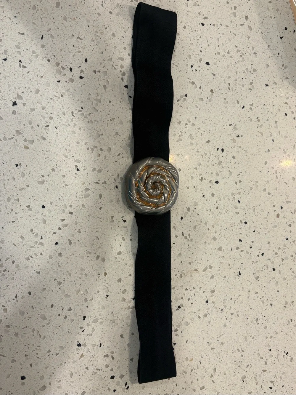 Vintage Pearl by Axiom Black Elastic‎ Ribbon Belt with Silver/Gold Spiral Buckle